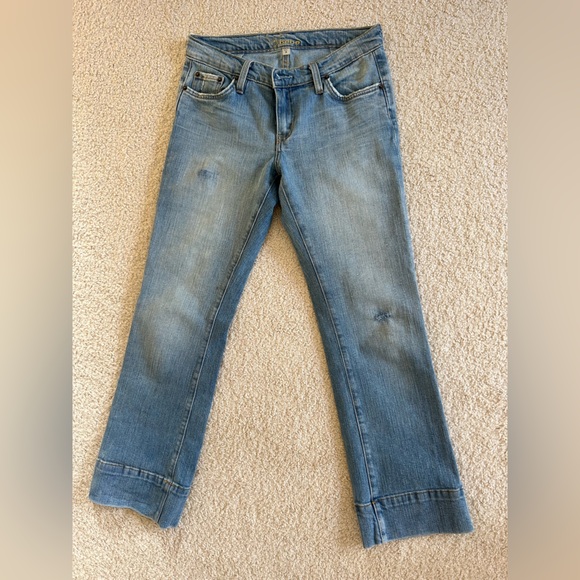 BEBE Women Mid RISE STRAIGHT LEG DISTRESSED CROP DENIM JEANS CAPRI 28 Light Wash - Picture 2 of 10